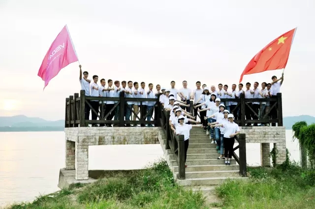 萬事達團隊合照.jpg